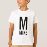Modernes Personalisiertes Monogramm und Name T-Shirt<br><div class="desc">Modernes Monogram Design mit personalisiertem Monogramm und Namen im modernen fett formatierten Sans Serif Schriftart Stil. Das ideale Geschenk für Kinder,  Wiedersehen,  Sporttage und besondere Anlässe.</div>