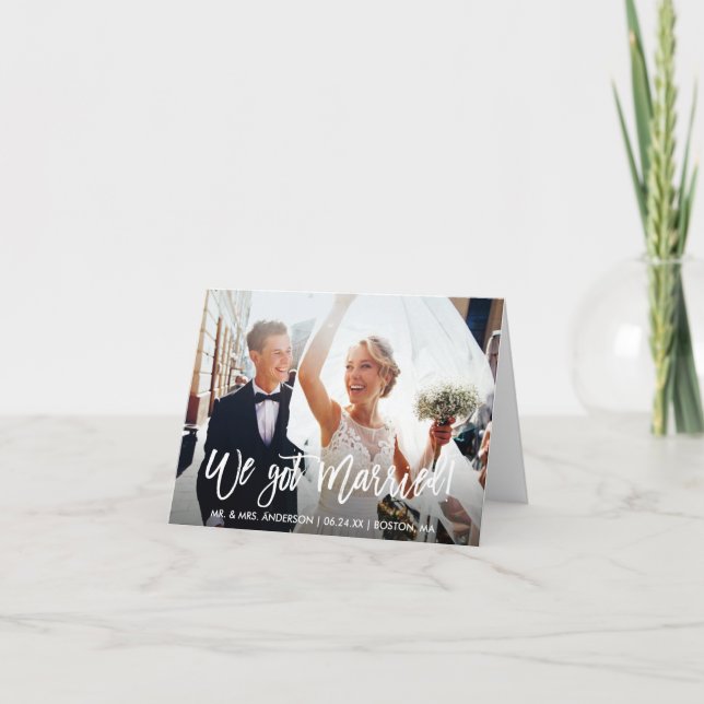 Modernes Pinselskript Wir haben Verheiratete Notiz Dankeskarte (Vorderseite)