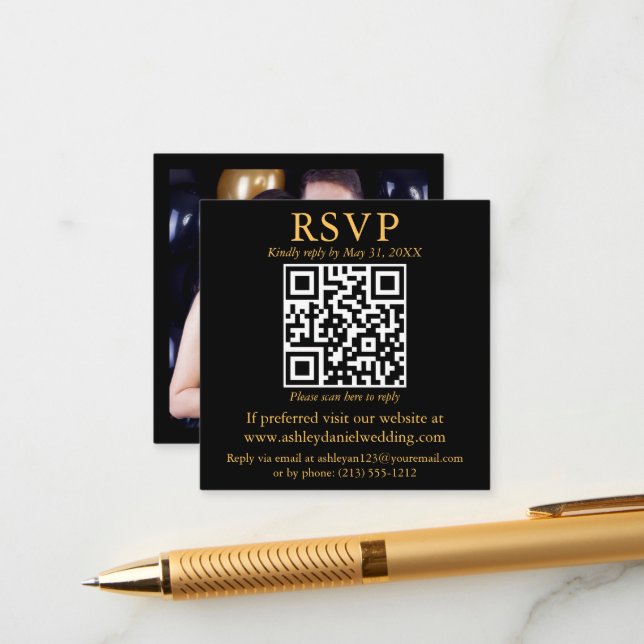 Modernes QR Foto Black Gold Square Wedding RSVP Begleitkarte (Vorderseite/Rückseite Beispiel)