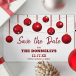 Modernes Red Bauble Weihnachts-Party Save the Date Ankündigungspostkarte<br><div class="desc">Stilvolle Weihnachten,  Ankündigung Datum freihalten Karte mit weißem Hintergrund,  roten Baubelägen,  Saitenleuchten und einer klassischen,  bearbeitbaren Vorlage,  die leicht personalisiert ist.</div>