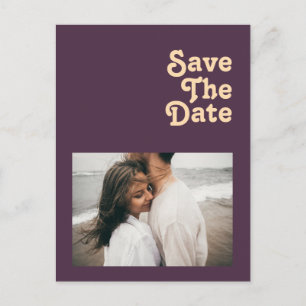 Modernes Retro Dunkles Lila Foto Save the Date Einladungspostkarte