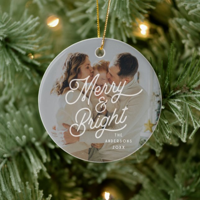 Modernes Retro-Merry-Foto mit hellen, feinem Scrip Keramik Ornament (Baum)