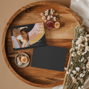 Modernes Retro-Regenbogen-Dunkel Save the Date Magneteinladung