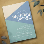 Modernes Retro Surf Blau | Beachy Birthday Party Einladung<br><div class="desc">Moderne,  abseits des Zentrums gelegene Geburtstagsfeier mit Retro-Stilschriften und einer farbenfrohen Küstenstadtpalette. Passen Sie sich mit jedem Alter an. Entspannte und unterhaltsame Einladungen für retro-thematische Geburtstage.</div>