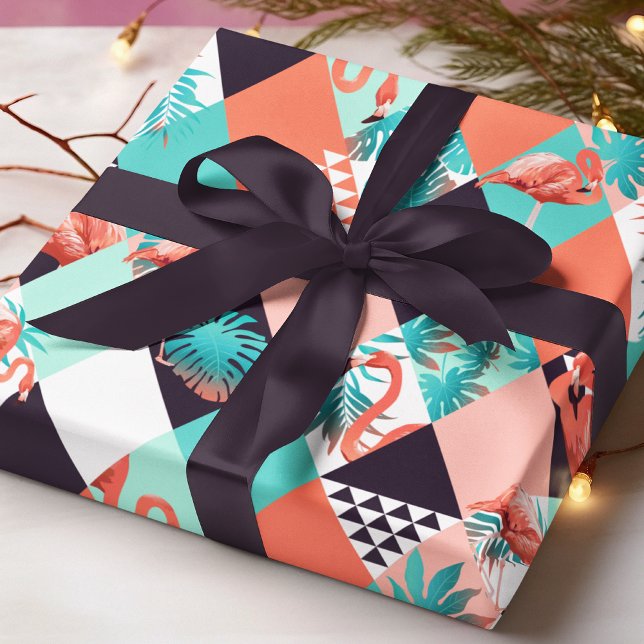 Modernes rosa Flamingo Geometric Girly Chic Muster Geschenkpapier (Von Creator hochgeladen)