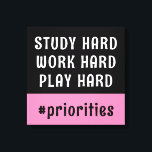 Modernes Rosa und Schwarzes Hashtag Dorm Room Leinwanddruck<br><div class="desc">Entdecken Sie Ihr Schlafzimmer mit diesem Leinenprint in einem einfachen rosa und schwarzen Design mit einer individuell anpassbaren Farbpalette und vier personalisierten Textbereichen. Dieses Design ist modern und trendig, und es wird eine lustige Ergänzung zu einem Studentenschlafzimmer oder Schlafzimmer. Um das Farbschema zu ändern, klicken Sie auf "Personalisieren", ändern Sie...</div>