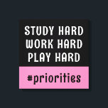 Modernes Rosa und Schwarzes Hashtag Dorm Room Leinwanddruck<br><div class="desc">Entdecken Sie Ihr Schlafzimmer mit diesem Leinenprint in einem einfachen rosa und schwarzen Design mit einer individuell anpassbaren Farbpalette und vier personalisierten Textbereichen. Dieses Design ist modern und trendig, und es wird eine lustige Ergänzung zu einem Studentenschlafzimmer oder Schlafzimmer. Um das Farbschema zu ändern, klicken Sie auf "Personalisieren", ändern Sie...</div>