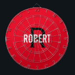 Modernes rotes Karton Dartscheibe<br><div class="desc">Modernes rotes Dartboard mit weißem Namen und schwarzem Monogramm. Personalisieren Sie mit Name und Initial.</div>