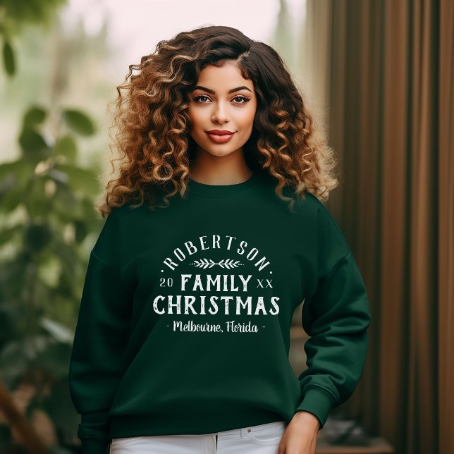 Modernes rustikales Personalisiertes Weihnachtslog Sweatshirt (Von Creator hochgeladen)
