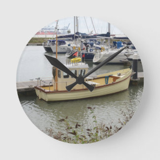 Modernes Schiff Traditioneller Stil Runde Wanduhr