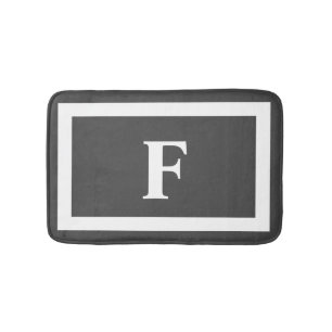 Modernes, schlichtes, weißes Monogramm Badematte