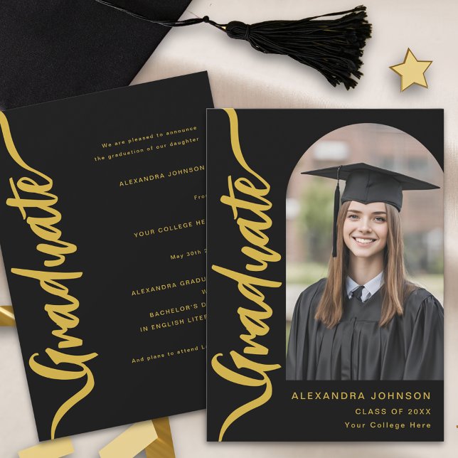 Modernes Schwarz-Gold-Script-Foto Ankündigung (Elegant black and gold script arch photo Graduation announcement card stylish modern custom design)