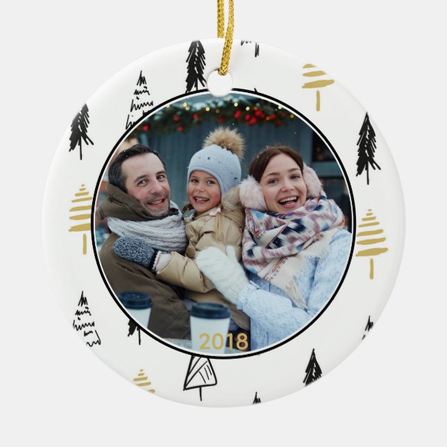 Modernes Schwarz & Gold Weihnachtsbaummuster Keramik Ornament (Vorne)