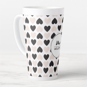 Modernes Schwarz-Rosa-Liebe-Herz-Monogramm Milchtasse