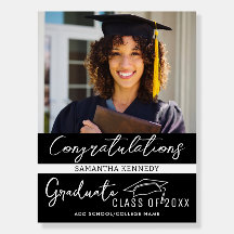 Modernes Schwarz-Weiß-Foto 2025 Grad Cap