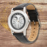 Modernes Schwarz-Weiß-Foto Armbanduhr<br><div class="desc">Moderne Schwarz-Weiß-Foto-Uhr. Schwarzweiß-Design. In der Mitte ist ein benutzerdefiniertes Foto - fügen Sie Ihr Lieblings-Foto - Schwarz-Weiß-Foto sieht toll aus. Personalisieren Sie mit Ihren Namen und das Jahr. Süße und niedliche Geschenke und Sake für Mama,  Vater,  Tante,  Onkel,  Großmutter oder Großvater.</div>