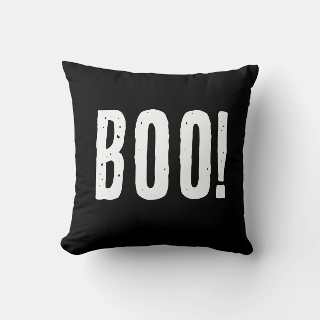 Modernes Schwarz-Weiß-Halloween „Buh“ Kissen (Vorderseite)