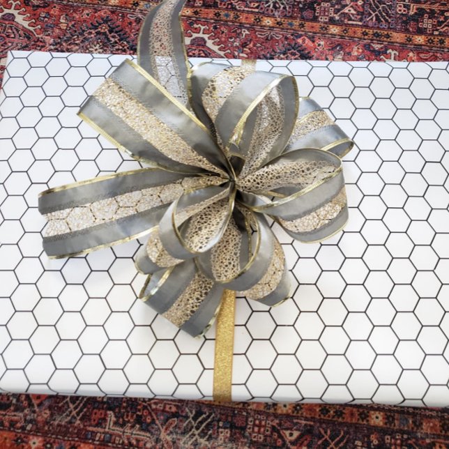 Modernes Schwarz-Weiß-Hex-Design Geschenkpapier (Von Creator hochgeladen)