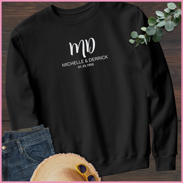 Modernes Schwarz-Weiß-Monogramm Name Husband Sweatshirt (Von Creator hochgeladen)