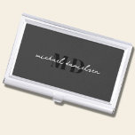Modernes Schwarz/Weiß-Script Mit Monogramm Visitenkarten Dose<br><div class="desc">Ein modernes mit Monogramm Gepäckanhänger mit schwarz-weißem Schrift ist beruflich. Es ist perfekt für schwarze Designliebhaber und Geschäftsleute.</div>