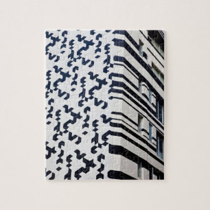 Modernes schwarz-weißes Gebäude in Hongkong Puzzle
