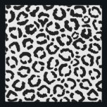 Modernes Schwarz-weißes Leopard-Muster für Tierdru Künstlicher Leinwanddruck<br><div class="desc">Dieses moderne und stilvolle Tiermuster eignet sich perfekt für die trendige und stilvolle Mode. Es ist mit einem handgezeichnet, schwarz-weiß leoparden Gepard-Druck ausgestattet. Es ist elegant, schick, einfach und modern. ***WICHTIGE HINWEIS FÜR DESIGN: Für individuelle Designanfragen, wie z.B. passende Produktanfragen, Farbänderungen, Platzierungsänderungen oder andere Änderungswünsche, klicken Sie bitte auf den...</div>