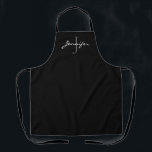 Modernes Schwarz-weißes Script Monogram Personalis Schürze<br><div class="desc">Zeigen Sie Ihren Stil mit dieser modernen Schwarz-weißen Script Monogram Personalisierten Schürze. Es ist mit einem schwarzen, alles überdruckten Hintergrund konzipiert und der erste ist grau und der Name ist in weißer Hand mit Buchstaben versehen. Eine tolle Geschenkidee für Frauen, die Liebe haben zu backen und zu kochen. Klicken Sie...</div>