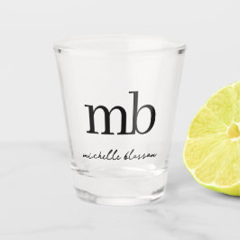 Modernes Schwarz-weißes Trendy Script Initial Mono Schnapsglas