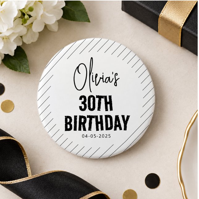 Modernes Schwarzes Drehbuch 30. Geburtstag Chic &  Button (Modern Black Script 30th Birthday Chic & Minimalis Button)