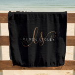 Modernes Schwarzes Gold Feminin Script Mit Monogra Strandtuch<br><div class="desc">Modernes Black Gold Feminine Script Mit Monogramm Beach Handtuch. Dieses moderne Handtuchhandtuch-Untersetzer lässt sich einfach mit Ihrem individuellen Monogramm und Namen personalisieren.</div>