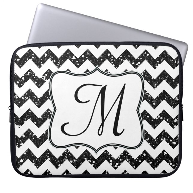 Modernes Schwarzes Zickzack Monogramm 15" Notebook Laptopschutzhülle (Vorderseite)