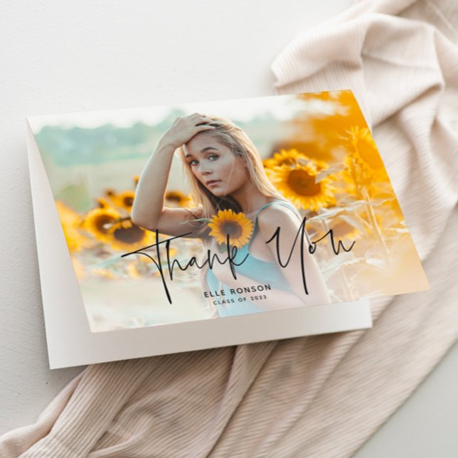 Modernes Script 2 Foto Abschluss Dankeskarte (Modern script photo graduation thank you cards.)