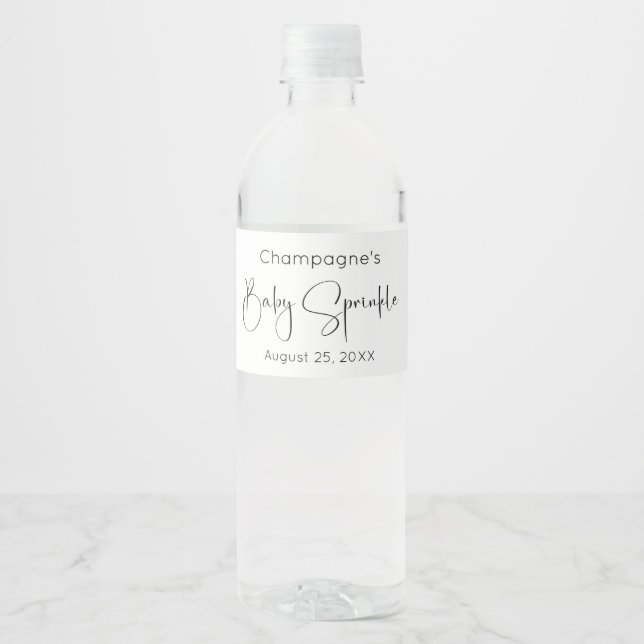 Modernes Script Baby Sprinkle Wasserflaschenetikett (Vorderseite)