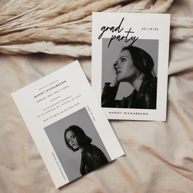 Modernes Script Black & White 2 Foto Abschluss Einladung (Von Creator hochgeladen)