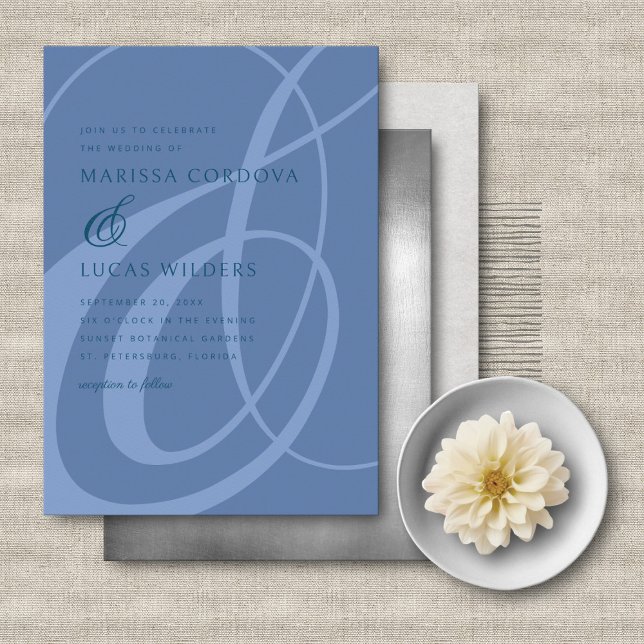 Modernes Script dusty Blue Ampersand Hochzeit Einladung (Von Creator hochgeladen)
