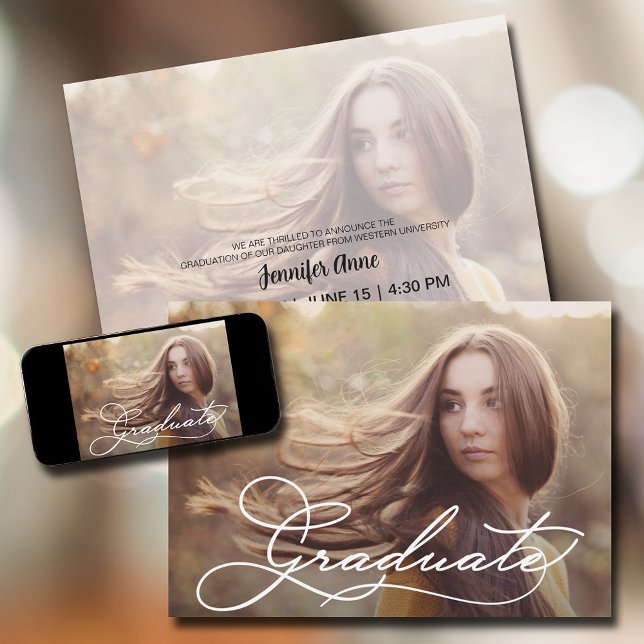 Modernes Script-Foto-Abschluss Ankündigung (Von Creator hochgeladen)