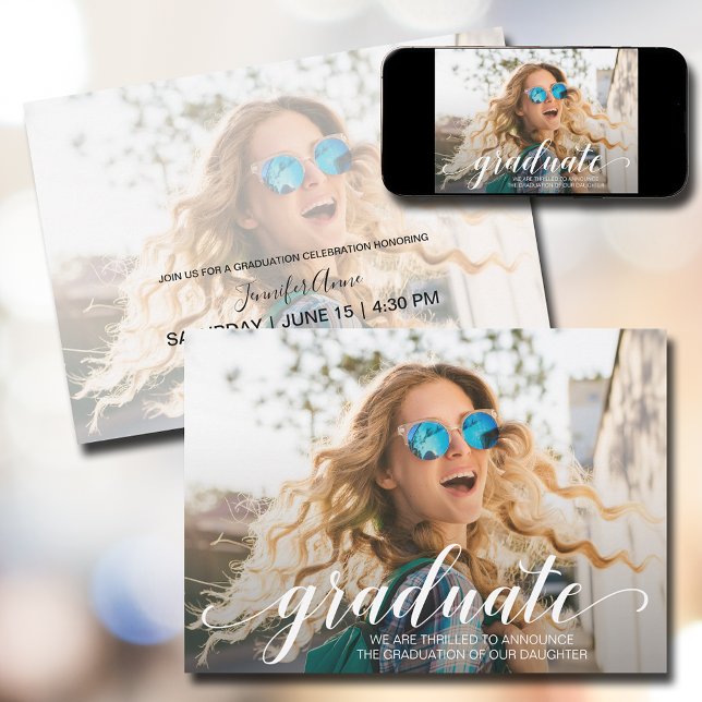 Modernes Script-Foto-Abschluss Ankündigung (Von Creator hochgeladen)