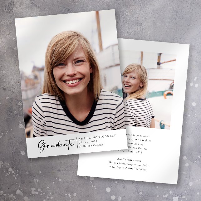Modernes Script-Foto-Graduate Ankündigung (Von Creator hochgeladen)