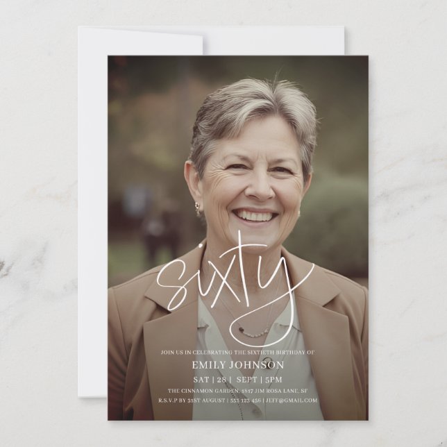 Modernes Script Foto Minimal 60. Geburtstag Einladung (Vorderseite)