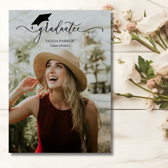 Modernes Script Graduate 2 Foto Abschluss Einladung (Von Creator hochgeladen)