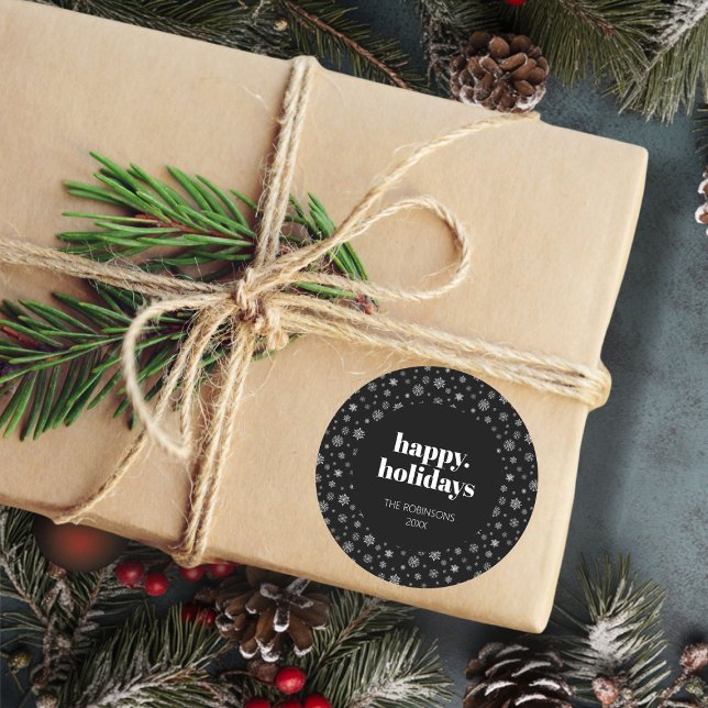 Modernes Script Happy Holiday Weihnachten Schwarz- Runder Aufkleber (Christmas happy holiday snowflake pattern stickers)