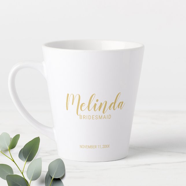 Modernes Script Personalisiert Bridesmaier Coffee  Milchtasse (Von Creator hochgeladen)