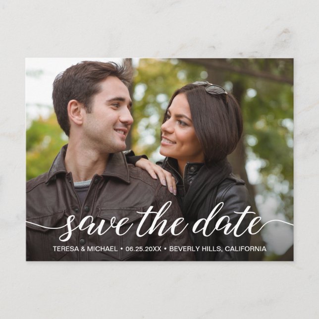 Modernes Script-Verlobung-Foto Save the Date Postkarte (Vorderseite)