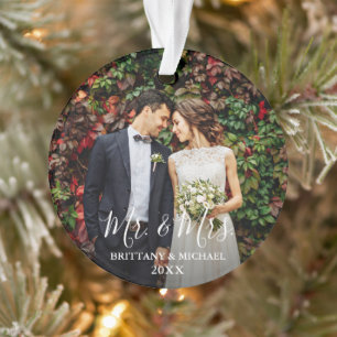 Modernes Script Wedding Foto Mr. & Mrs. Ornament