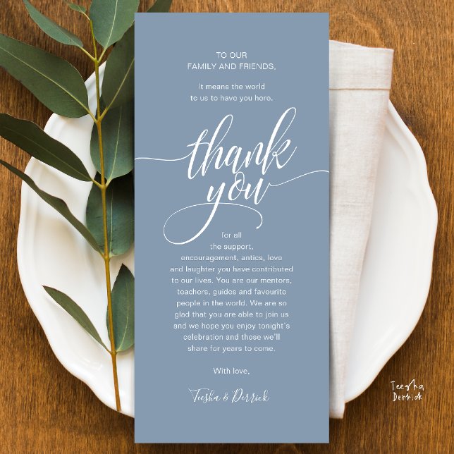 Modernes Script Wedding Guest Dinner Danke Karte (Modern Script Wedding Guest Dinner Reception Brunch Lunch Thank You Card in Warm Dusty Blue)