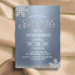 Modernes Silberschneeflocken Dusty Blue Winter Swe Einladung<br><div class="desc">Moderne Silver Snowflake Dusty Blue Winter Sweet 16 Geburtstag Einladungen.</div>