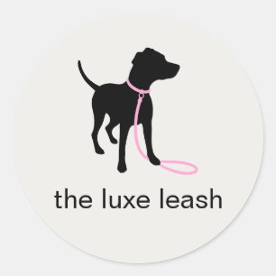 Modernes Silhouette Hunde Spaziergang Logo mit Tex Runder Aufkleber