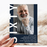 Modernes SIXTY Foto 60. Geburtstagsparty Einladung<br><div class="desc">Feiern Sie den Meilenstein der sechzigsten Geburtstagsfeier mit unseren modernen 60. Geburtstagseinladungen. Diese eleganten und stilvollen Einladungen verfügen über einen individuell anpassbaren Farbhintergrund, einen beeindruckenden Foto-Slot und eine fette "SIXTY" in Weiß. Schneiden Sie das elegante Party-Template aus, um Ihren Geburtstagsbash einzigartig zu machen. Diese exzellenten Einladungen sind perfekt modern, trendig...</div>