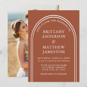 Modernes, stilvolles Arch Wedding Terracotta Foto Einladung