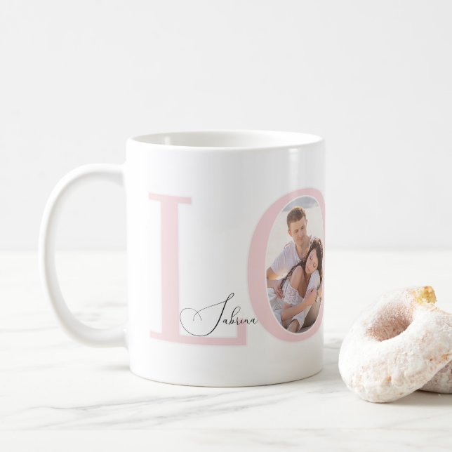 Modernes stilvolles Foto | LIEBE Script Valentinst Kaffeetasse (Mit Donut)